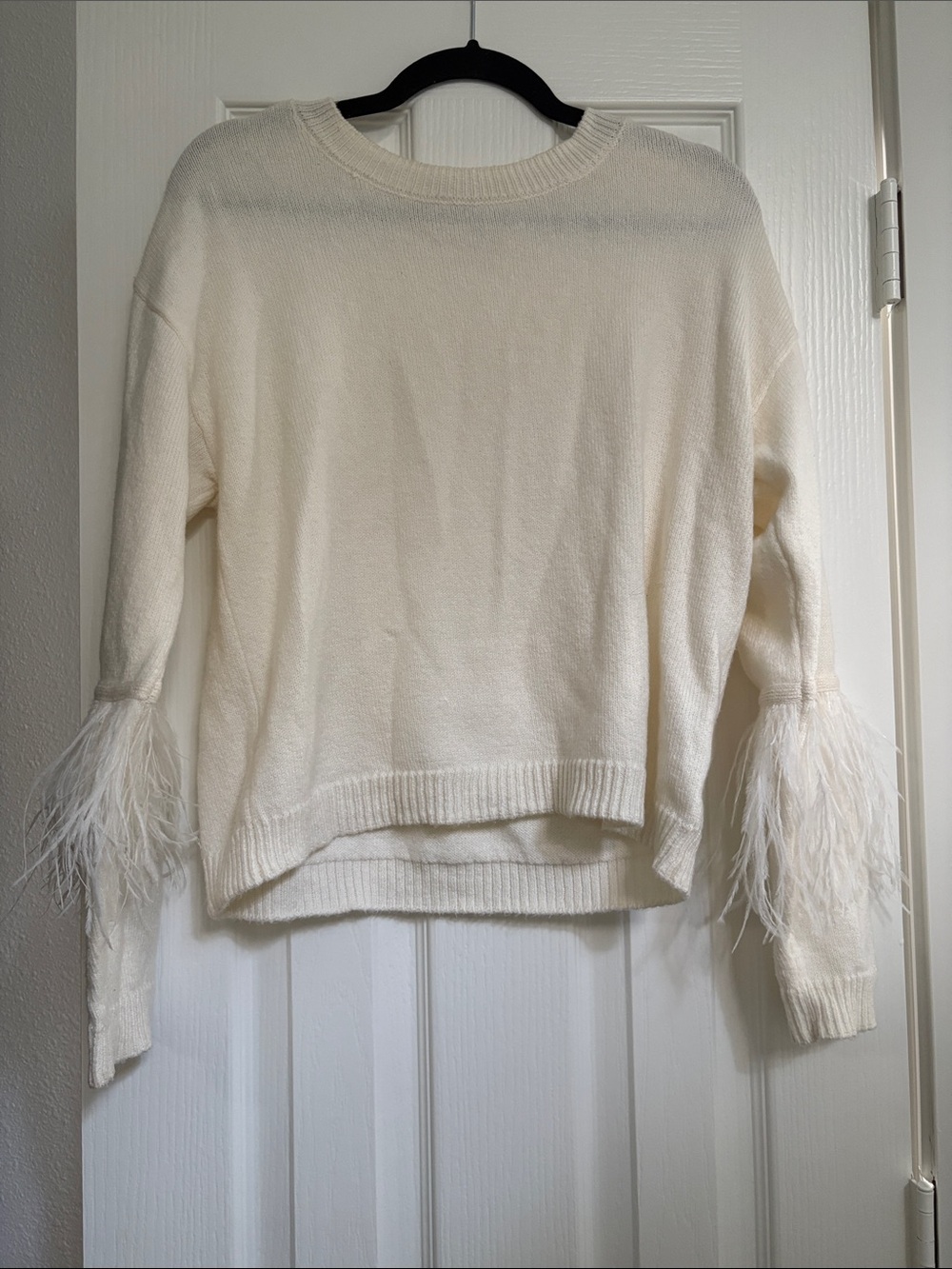 Chelsea & Violet Cream Feather-Cuff Crewneck Sweater